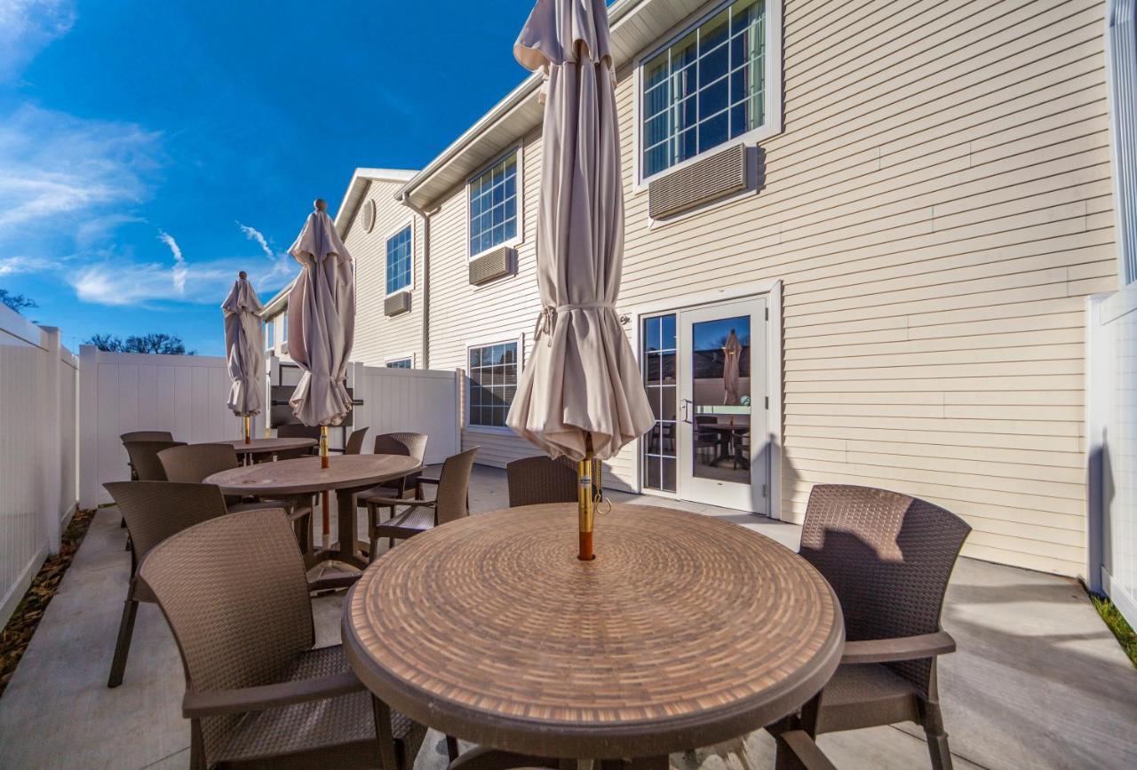 Cobblestone Inn & Suites - Holdrege מראה חיצוני תמונה